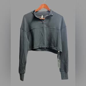 HALARA Women's Black Cropped Pullover